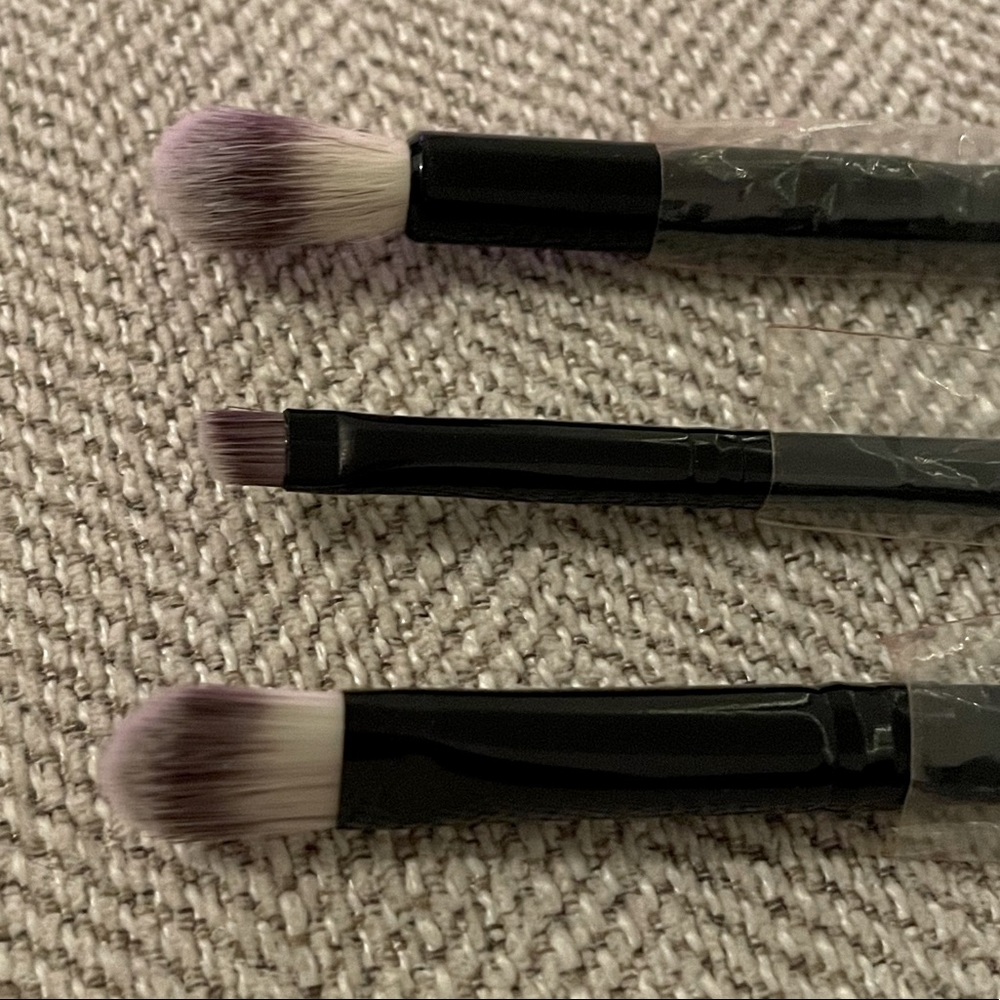 3 Crown Eye Make Up Brushes BRAND NEW